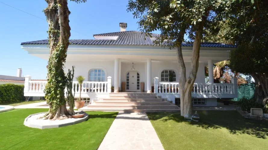 Villa de 4 chambres à Torrevieja, Espagne No. 931 № 3