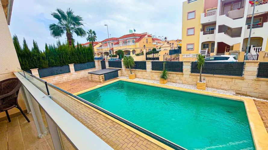 Villa de 5 chambres à La Zenia, Espagne No. 1472 № 12