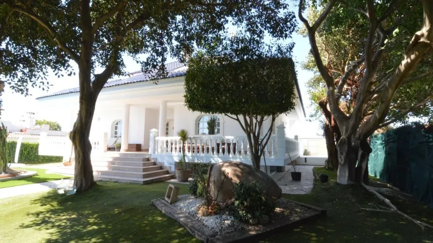 Villa de 4 chambres à Torrevieja, Espagne No. 931