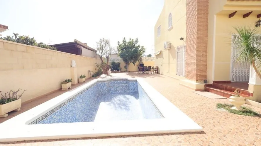 Apartment de 4 chambres à Playa Flamenca II, Espagne No. 1204 № 16