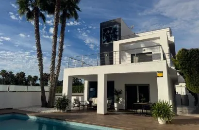 Villa de 5 chambres à Alicante, Espagne No. 1487