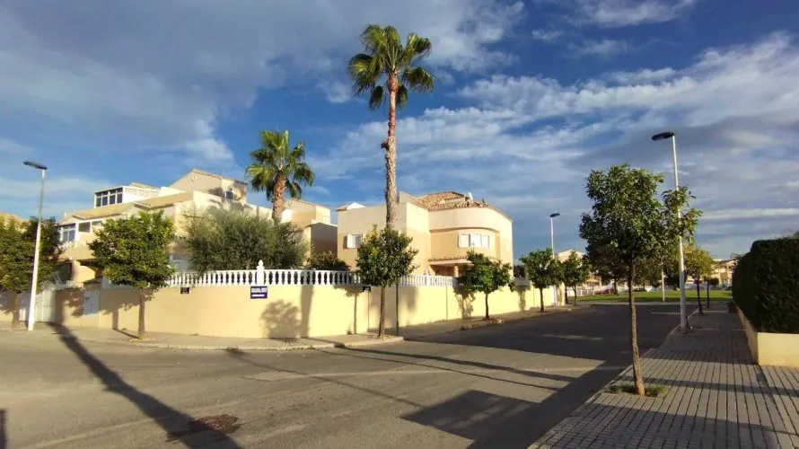 Apartment de 6 chambres à Torrevieja, Espagne No. 1318 № 24
