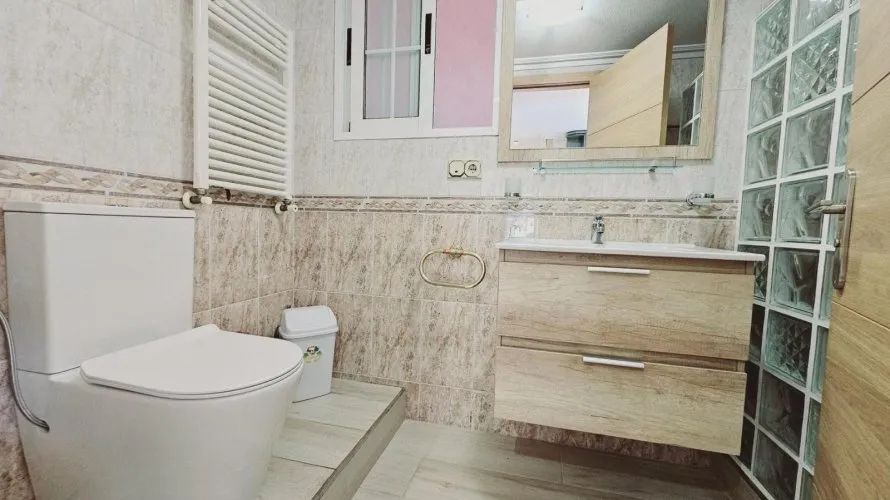 Villa de 5 chambres à Torrevieja, Espagne No. 1251 № 14