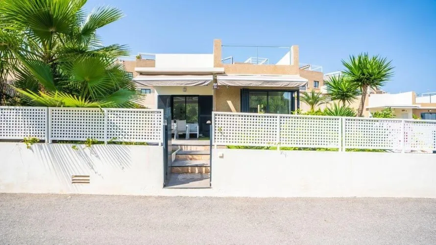 Villa de 3 chambres à La Zenia, Spain No. 1296 № 18