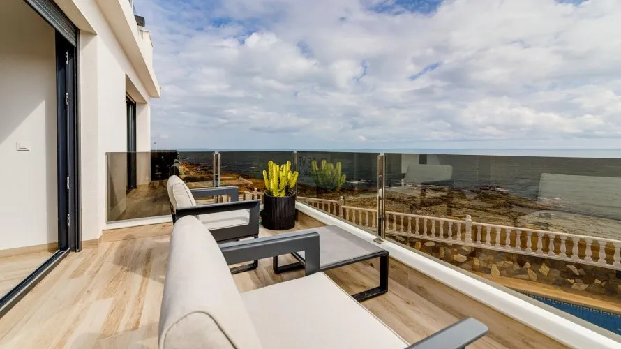 Villa de 210m² à Torrevieja, Spain No. 1253 № 5