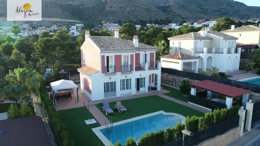 Villa de 4 chambres à Finestrat, Spain No. 983 № 27