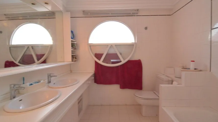 Villa de 4 chambres à Torrevieja, Espagne No. 931 № 25