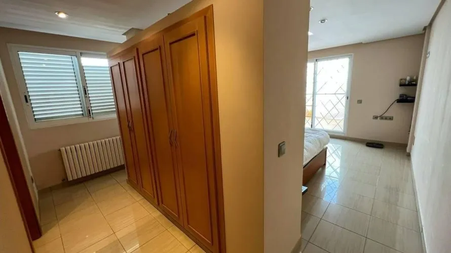 Apartment de 4 chambres à Manises, Spain No. 1447 № 15
