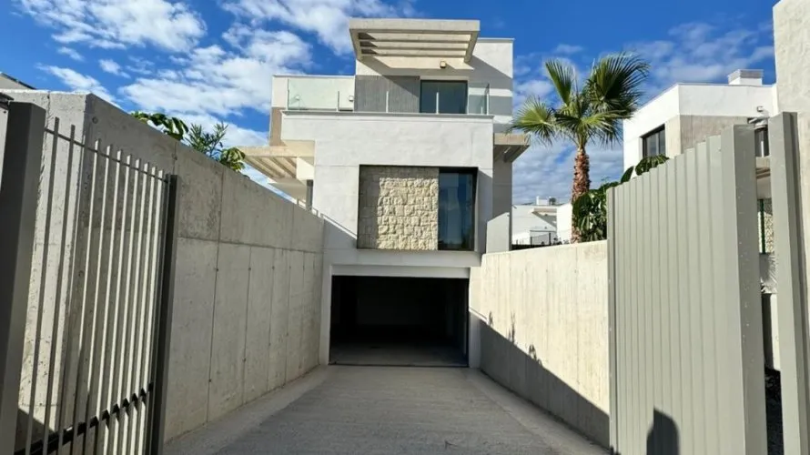 Villa de 3 chambres à Finestrat, Spain No. 1245 № 16