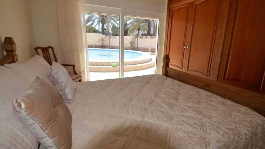 Villa de 276m² à Cabo Roig, Spain No. 981 № 17