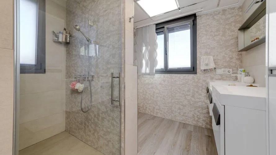 Villa de 461m² à Torrevieja, Spain No. 1356 № 7