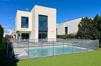 Villa de 3 chambres à Betera, Espagne No. 1524