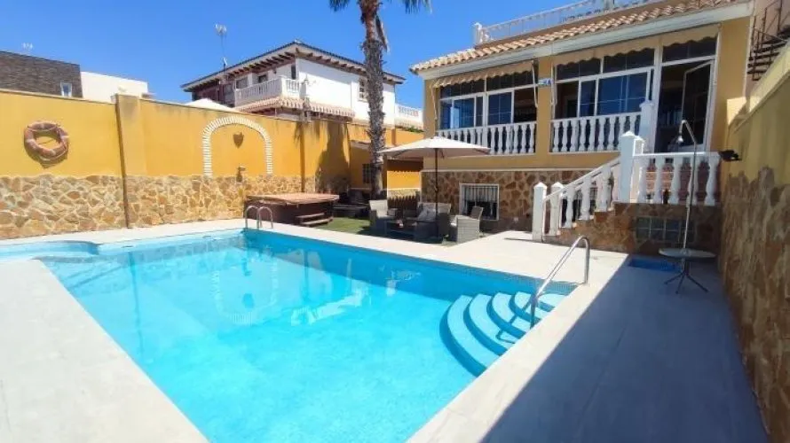Apartment de 283m² à Torrevieja, Espagne No. 1201 № 18