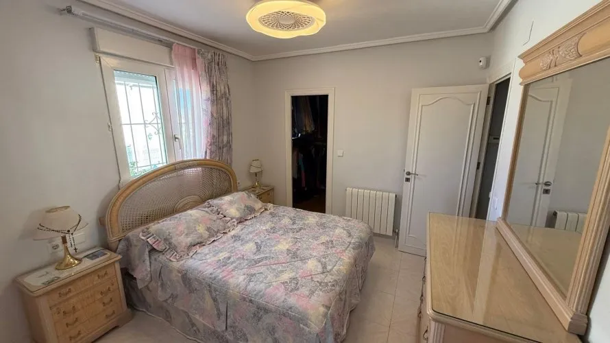 Villa de 4 chambres à Villamartin, Spain No. 1403 № 20