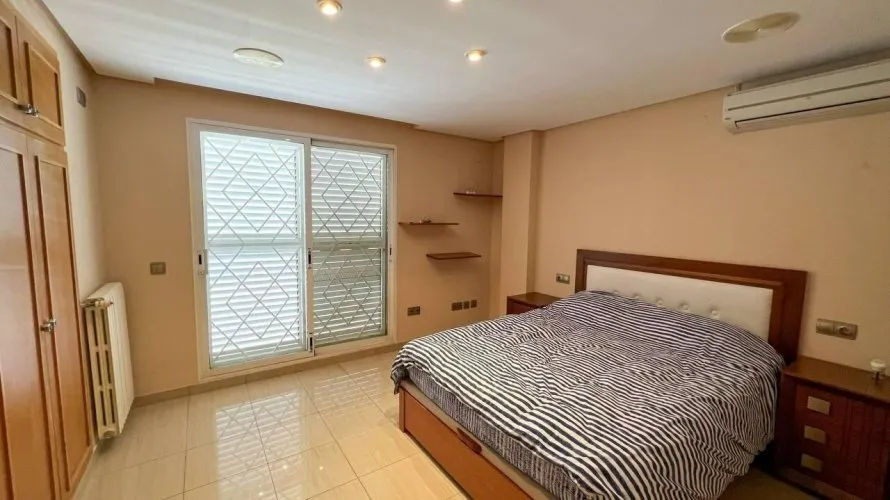 Apartment de 4 chambres à Manises, Spain No. 1447 № 24