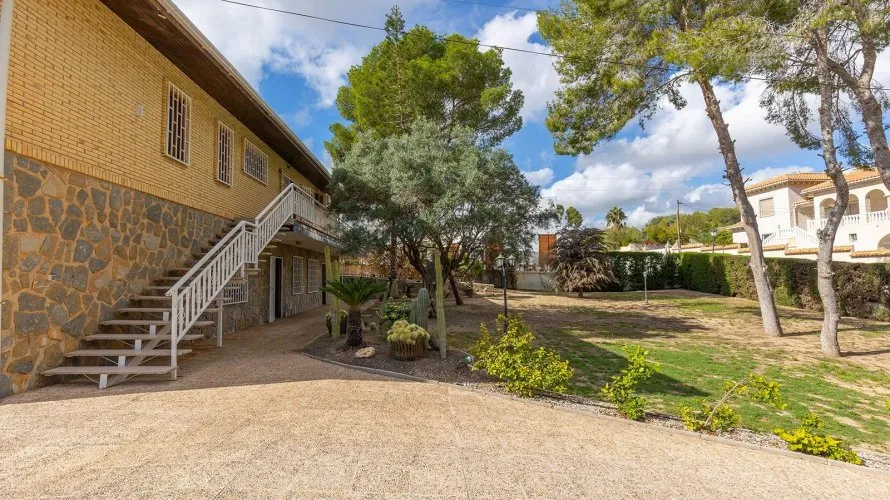 Villa de 5 chambres à Campoamor, Espagne No. 1370 № 16