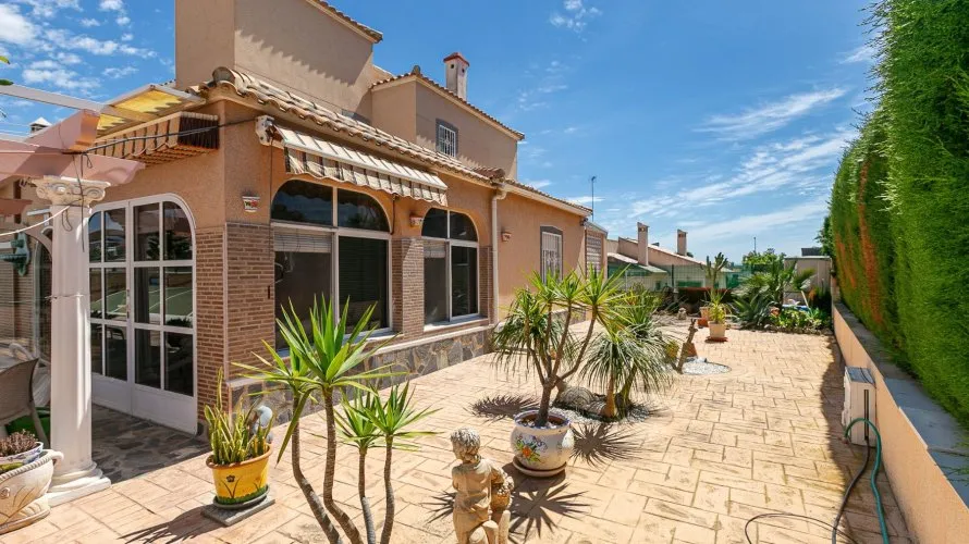 Villa de 158m² à Cabo Roig, Spain No. 1437 № 28