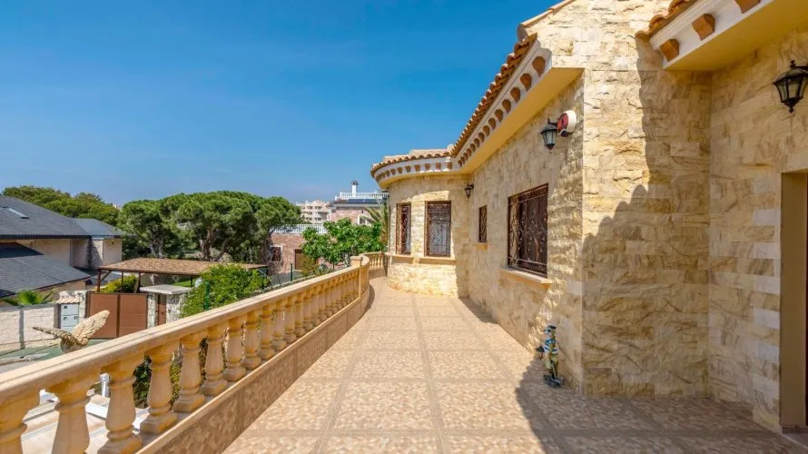 Villa de 4 chambres à Campoamor, Espagne No. 1543 № 4