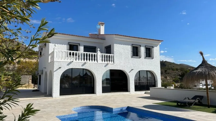 House de 4 chambres à Villajoyosa, Espagne No. 1303 № 1
