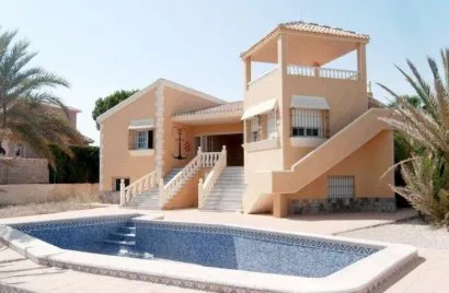 Villa de 3 chambres à La Manga del Mar Menor, Spain No. 989