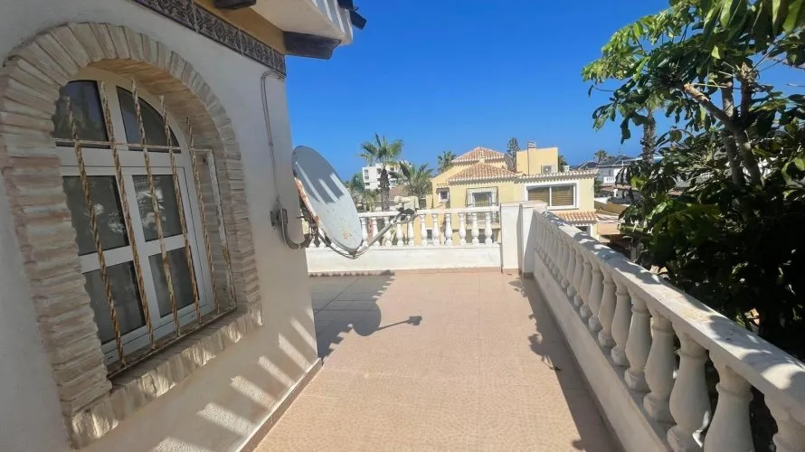 House de 5 chambres à Torrevieja, Espagne No. 1300
