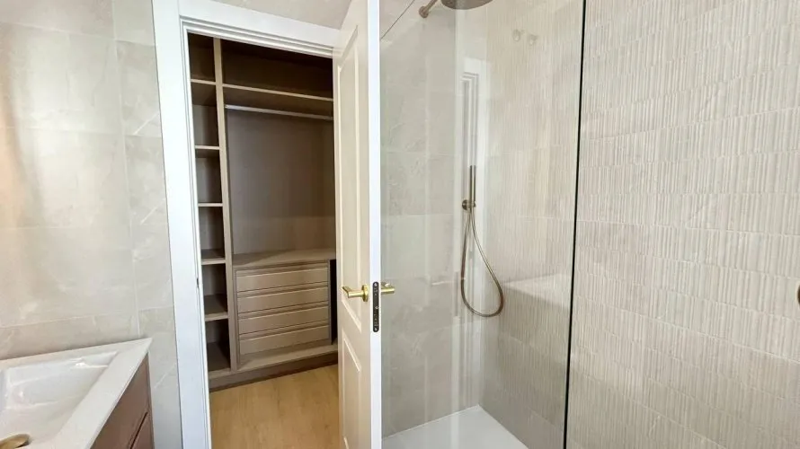 Apartment de 2 chambres à Madrid, Espagne No. 1380 № 22