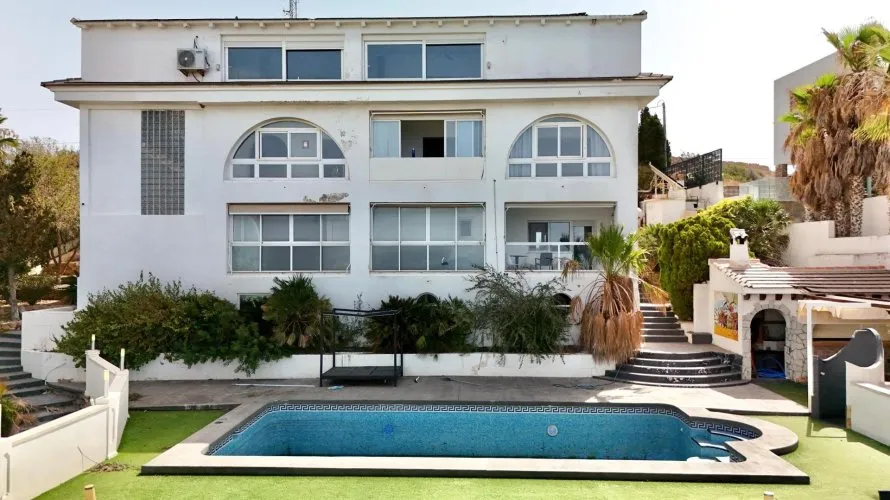 Villa de 7 chambres à Benidorm, Espagne No. 1642