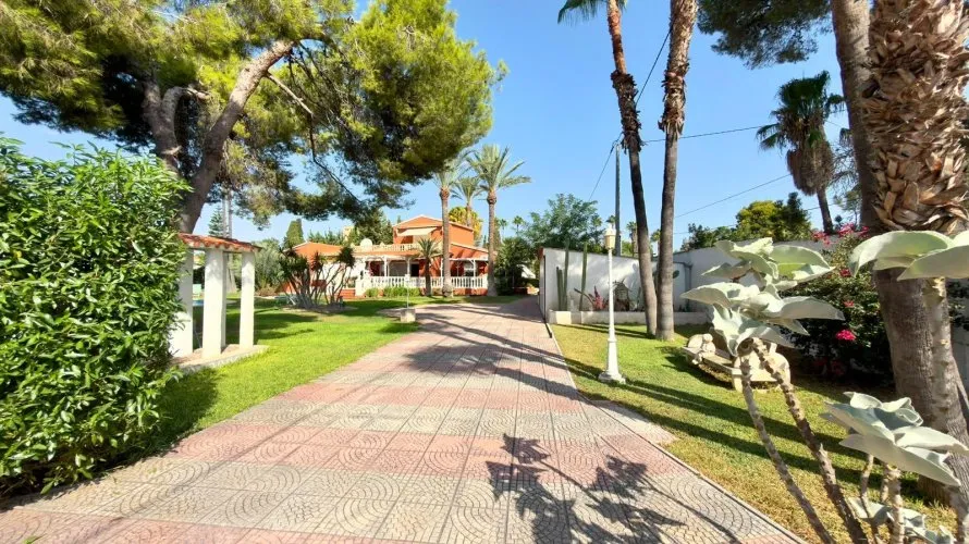 Villa de 5 chambres à Benidorm, Espagne No. 1691 № 17