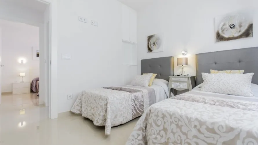 Villa de 4 chambres à San Miguel de Salinas, Espagne No. 1687 № 8