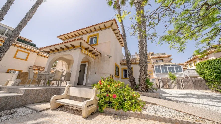 Villa de 96m² à La Zenia, Espagne No. 1744 № 22