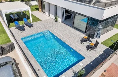 Villa de 120m² à Torrevieja, Espagne No. 1725