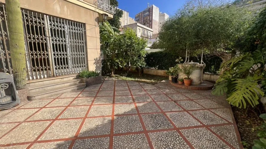 Villa de 352m² à Denia, Espagne No. 1709 № 1