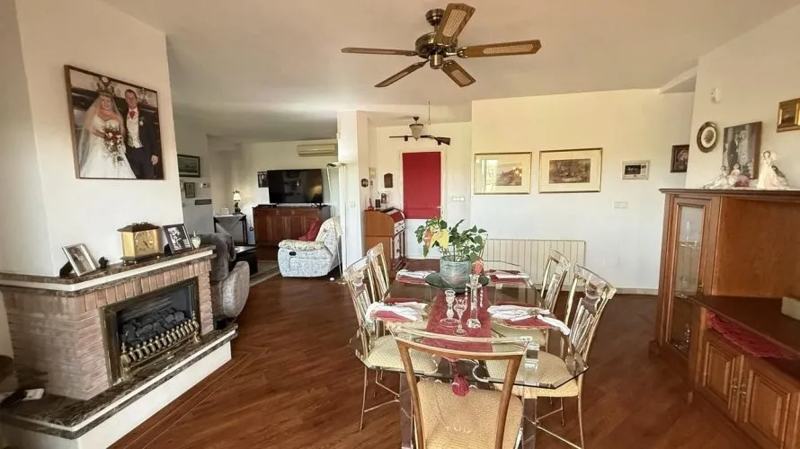 Villa de 220m² à Alicante, Espagne No. 1747 № 24