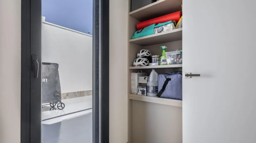 Villa de 234m² à Torrevieja, Espagne No. 1726