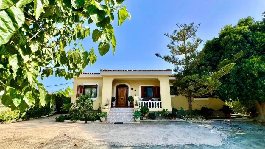 Villa de 3 chambres à Daya Vieja, Espagne No. 1705 № 25