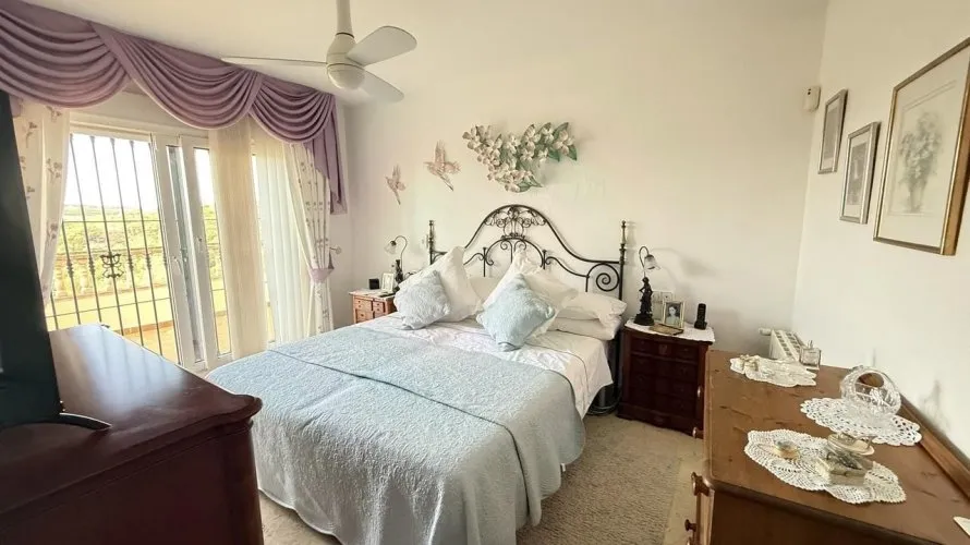 Villa de 220m² à Alicante, Espagne No. 1747 № 9
