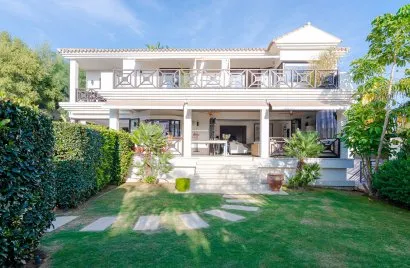5 bedrooms villa for sale , Marbella, Spain No. 262