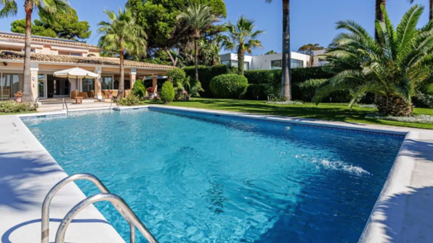 9 bedrooms house for sale , Estepona, Spain No. 396 № 15