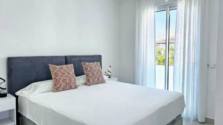 6 bedrooms villa for sale , Cortes (San Pedro De Alcantara), Spain No. 577 № 3