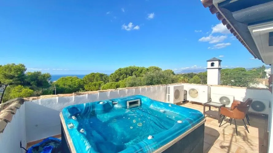 5 bedrooms villa for sale , Marbella, Spain No. 245 № 1