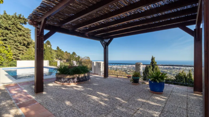 4 bedrooms villa for sale , Mijas Costa, Spain No. 572 № 11