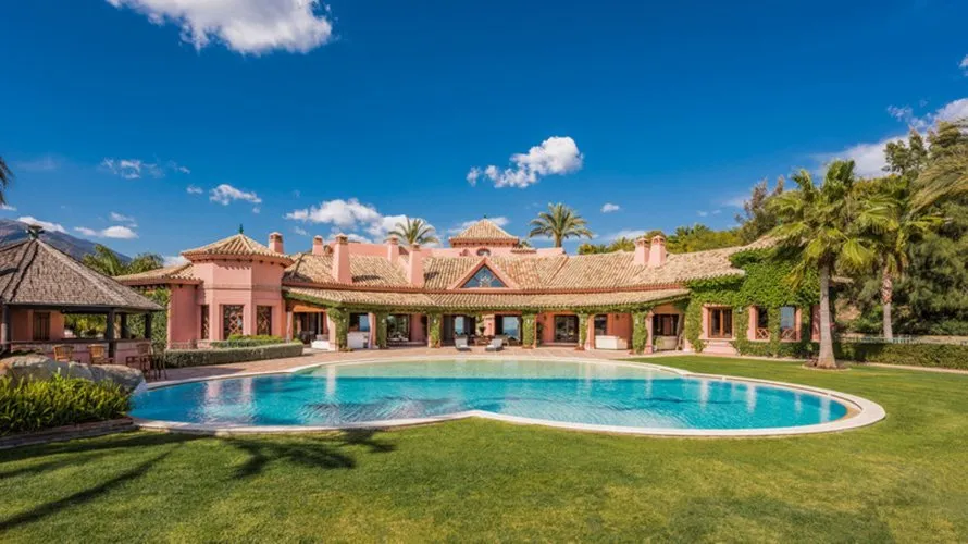 8 bedrooms villa for sale , Nueva Andalucia, Spain No. 390 № 27