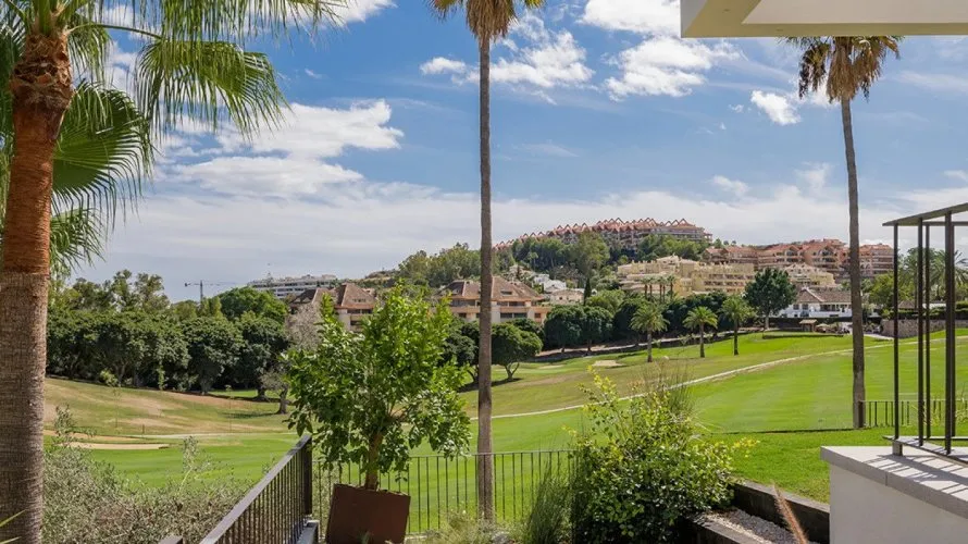 4 bedrooms house for sale , Nueva Andalucia, Spain No. 525 № 5