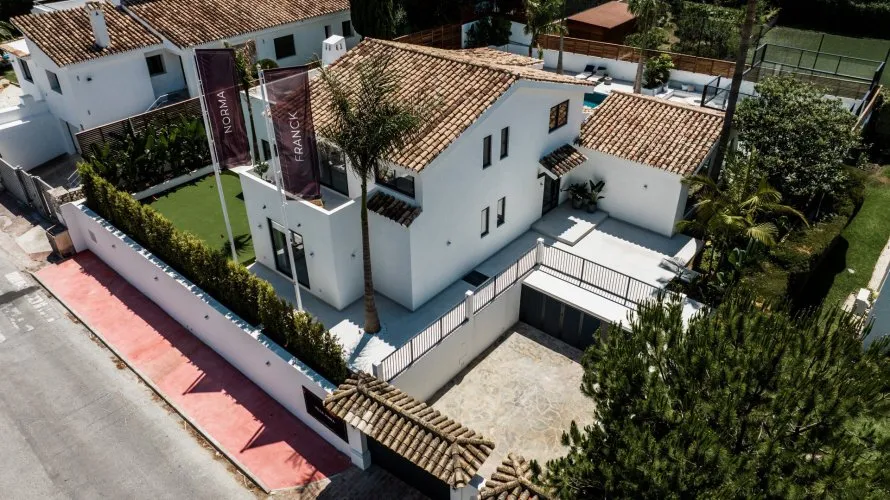 7 bedrooms villa for sale , Nueva Andalucia, Spain No. 135 № 27