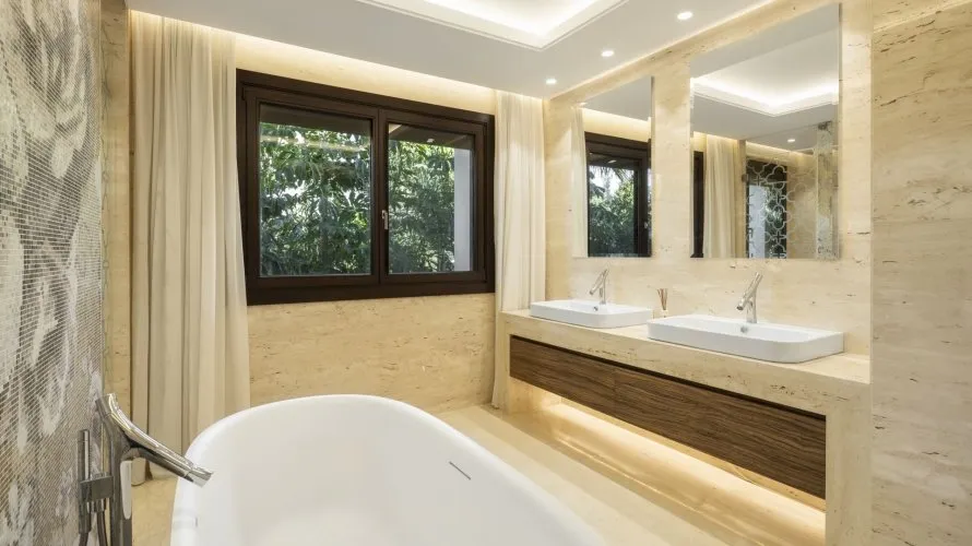 6 bedrooms villa for sale , Nueva Andalucia, Spain No. 268 № 18