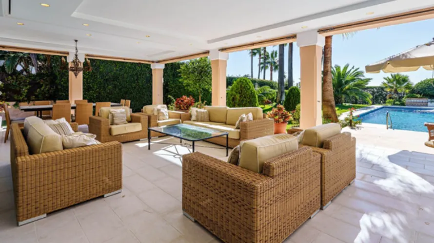 9 bedrooms house for sale , Estepona, Spain No. 396 № 12