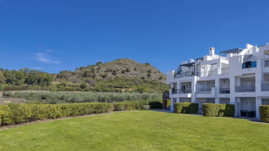 3 bedrooms apartment for sale , Cortes (San Pedro De Alcantara), Spain No. 510 № 2