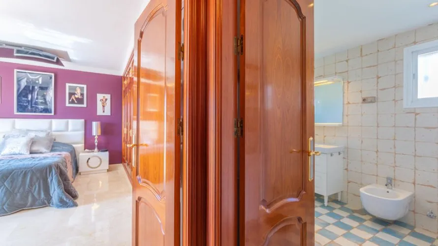 4 bedrooms villa for sale , Las Lagunas, Spain No. 475 № 22