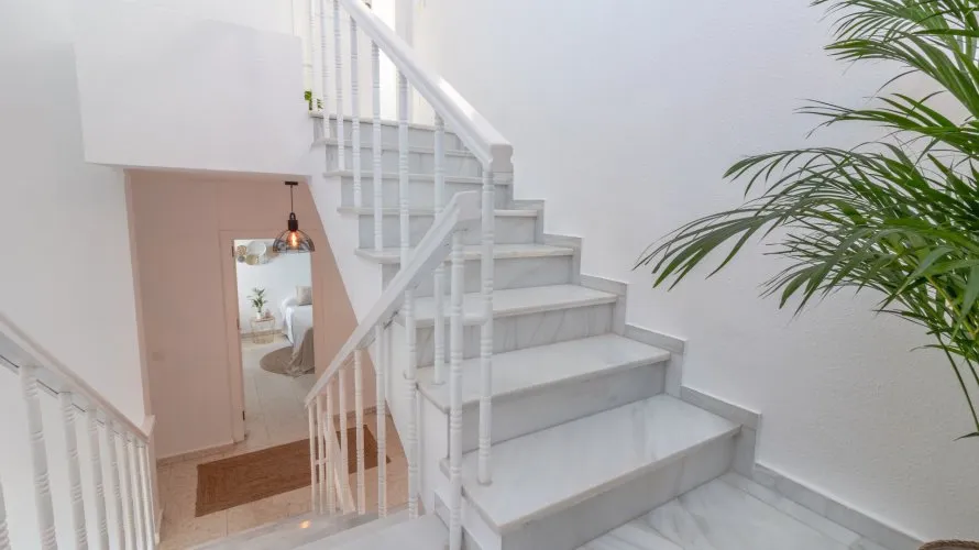 5 bedrooms villa for sale , Estepona, Spain No. 141 № 9