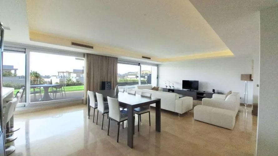 4 bedrooms apartment for sale , Benahavis, Spain No. 310 № 10